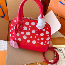 Load image into Gallery viewer, LB750 LV x YK Alma BB / 9.3 x 6.9 x 4.5 inches
