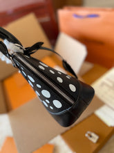 Load image into Gallery viewer, LB750 LV x YK Alma BB / 9.3 x 6.9 x 4.5 inches
