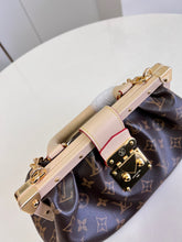 Load image into Gallery viewer, LB779 Monogram Clutch / HIGHEST QUALITY VERSION
