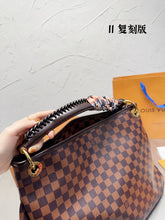 Load image into Gallery viewer, LB752 Artsy MM / 16.1 x 12.6 x 8.7 inches
