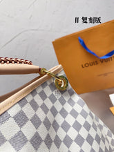 Load image into Gallery viewer, LB753 Artsy MM / 16.1 x 12.6 x 8.7 inches
