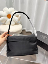 Load image into Gallery viewer, PD195 Shoulder Bag / 10.2x3.9x6.3inch
