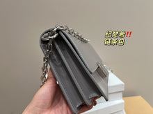 Load image into Gallery viewer, GNY016 Small/Medium 4G bag with Chain
