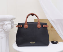 Load image into Gallery viewer, BUR098 The Banner Handbag / 13.4x9.8x6.3inch
