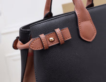 Load image into Gallery viewer, BUR098 The Banner Handbag / 13.4x9.8x6.3inch
