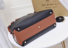 Load image into Gallery viewer, BUR098 The Banner Handbag / 13.4x9.8x6.3inch
