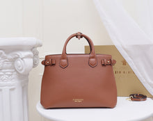 Load image into Gallery viewer, BUR098 The Banner Handbag / 13.4x9.8x6.3inch
