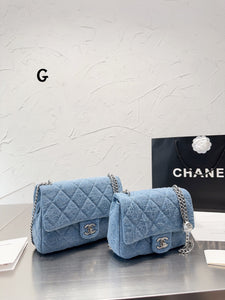 CC701 Classic Handbag / S/M