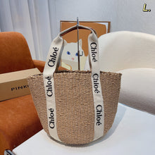Load image into Gallery viewer, CLE007 Small/Large Woody Basket Bag
