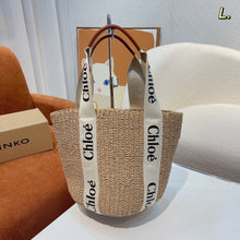 Load image into Gallery viewer, CLE007 Small/Large Woody Basket Bag

