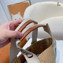 Load image into Gallery viewer, CLE007 Small/Large Woody Basket Bag

