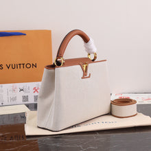 Load image into Gallery viewer, LB784 Capucines BB / 10.6 x 7.1 x 3.5 inches
