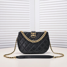 Load image into Gallery viewer, CC605 Hobo Handbag / 6.6 × 9 × 2.7 inch
