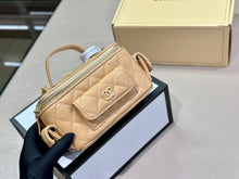 Load image into Gallery viewer, CC670 Vanity Case / 6.7x3.9inch
