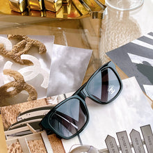 Load image into Gallery viewer, JW673 CC Sunglasses / 53x47x123mm
