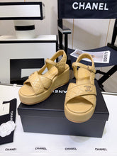 Load image into Gallery viewer, SE1041 CC Sandals / Size4-9
