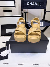 Load image into Gallery viewer, SE1041 CC Sandals / Size4-9
