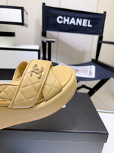 Load image into Gallery viewer, SE1041 CC Sandals / Size4-9
