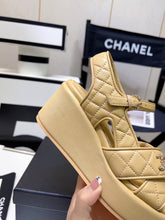 Load image into Gallery viewer, SE1041 CC Sandals / Size4-9
