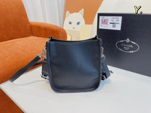 Load image into Gallery viewer, PD178 mini shoulder bag / 7.5x7.9x2.4inch
