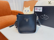 Load image into Gallery viewer, PD178 mini shoulder bag / 7.5x7.9x2.4inch
