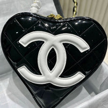 Load image into Gallery viewer, CC609 Vintage Heart Bags / 9x8.3inch
