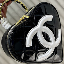 Load image into Gallery viewer, CC609 Vintage Heart Bags / 9x8.3inch
