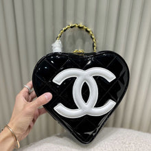 Load image into Gallery viewer, CC609 Vintage Heart Bags / 9x8.3inch
