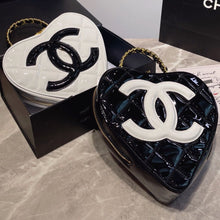 Load image into Gallery viewer, CC609 Vintage Heart Bags / 9x8.3inch
