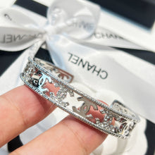 Load image into Gallery viewer, JW614 CC Cuff
