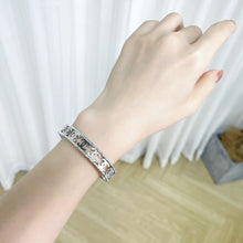 Load image into Gallery viewer, JW614 CC Cuff
