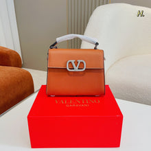 Load image into Gallery viewer, VLTN072 MINI VSLING HANDBAG / 7x3.9x5.5inch

