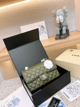 Load image into Gallery viewer, CC673 Classic Handbag / 9.8x15.5x6.5inch
