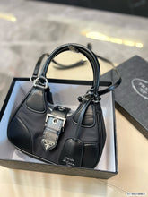 Load image into Gallery viewer, PD198 Moon Bag / 9x6.3x2.9inch
