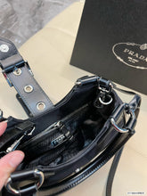 Load image into Gallery viewer, PD198 Moon Bag / 9x6.3x2.9inch
