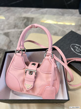 Load image into Gallery viewer, PD198 Moon Bag / 9x6.3x2.9inch
