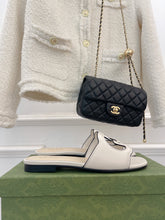 Load image into Gallery viewer, SE893 GC Women&#39;s Interlocking G cut-out Slide Sandal / Size5-10
