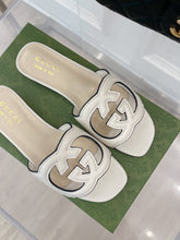 Load image into Gallery viewer, SE893 GC Women&#39;s Interlocking G cut-out Slide Sandal / Size5-10
