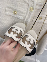 Load image into Gallery viewer, SE893 GC Women&#39;s Interlocking G cut-out Slide Sandal / Size5-10
