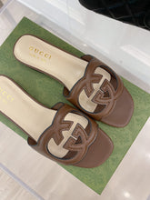 Load image into Gallery viewer, SE894 GC Women&#39;s Interlocking G cut-out Slide Sandal / Size5-10
