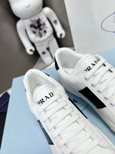 Load image into Gallery viewer, SE926 PD Leather Sneakers / Size5-10
