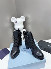 Load image into Gallery viewer, SE927 PD Brushed leather and nylon laced booties / Size5-9
