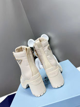 Load image into Gallery viewer, SE927 PD Brushed leather and nylon laced booties / Size5-9
