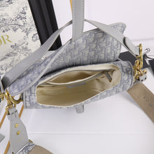 Load image into Gallery viewer, DR235 Saddle Bag (Come with Long Shoulder Straps ）
