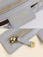 Load image into Gallery viewer, DR235 Saddle Bag (Come with Long Shoulder Straps ）
