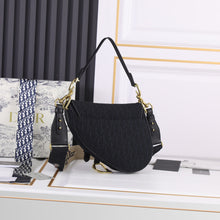 Load image into Gallery viewer, DR237 Saddle Bag (Come with Long Shoulder Straps ）
