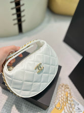 Load image into Gallery viewer, CC638 Small Pouch / 6.2 × 6.2 × 2.1 in
