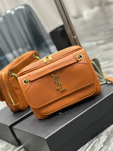 Load image into Gallery viewer, YSK223 Niki Camera Bag in Smooth Leather / HIGHEST QUALITY VERSION / 10.2 x 7.5 x 3/5 inches
