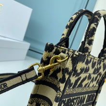 Load image into Gallery viewer, DR238 Book Mini Tote Bag / 7.1x5.3x2.5inch
