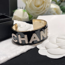 Load image into Gallery viewer, JW615 CC Cuff
